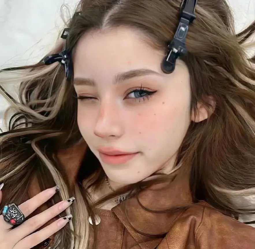 黑白姊妹